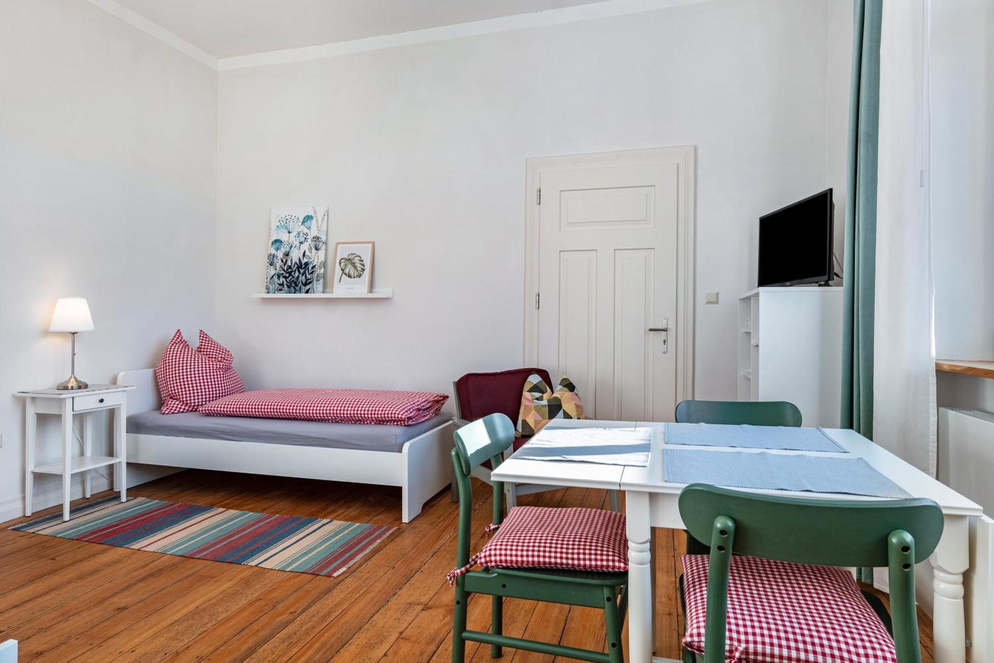 Bahnhof Grombach Apartment Бад Рапенау Екстериор снимка